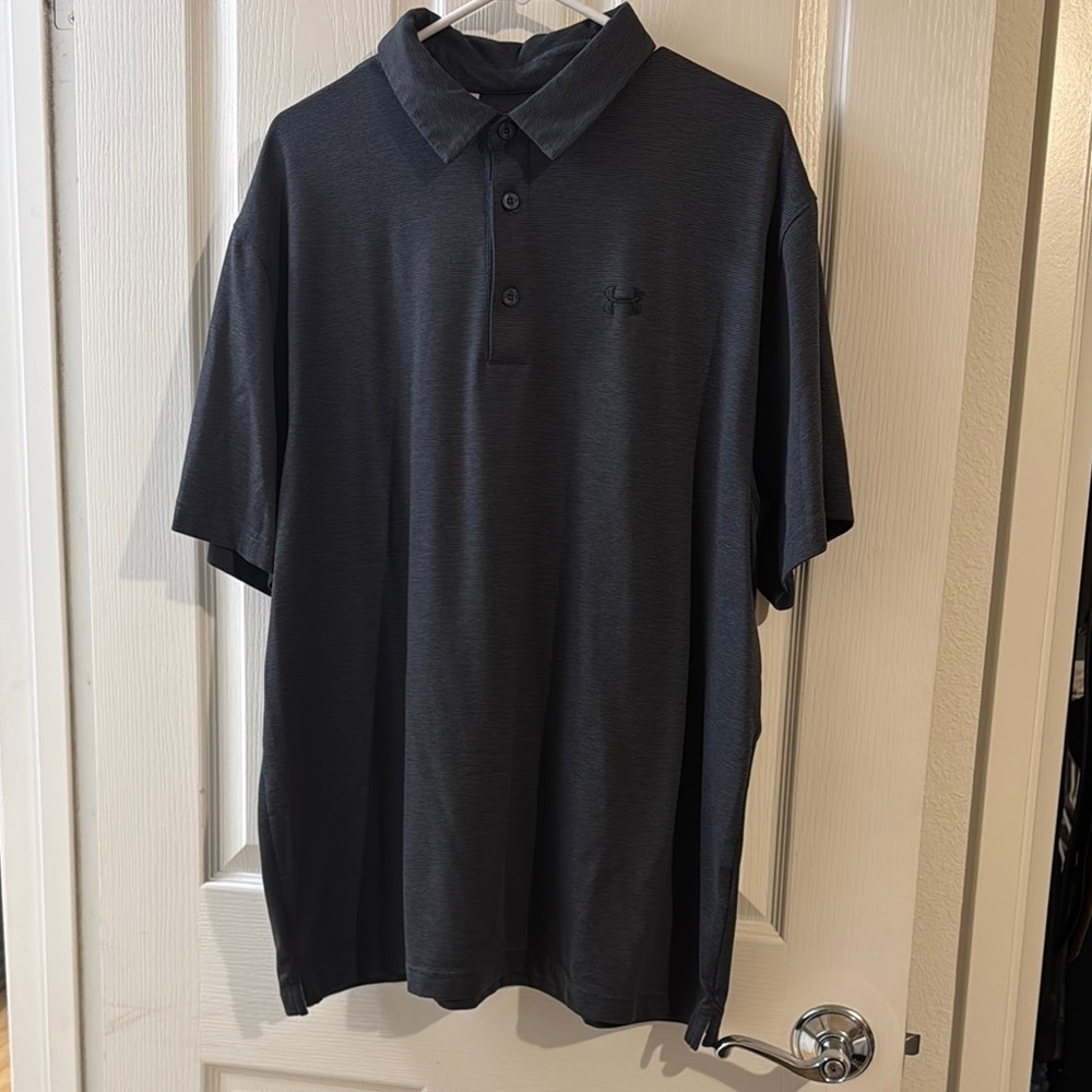 Urban Outfitters Black Polo Shirt with Short Sleeves and Relaxed Fit